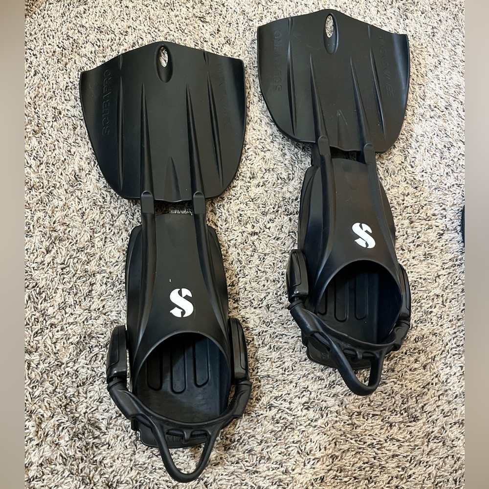 Black Scuba Pro Fins